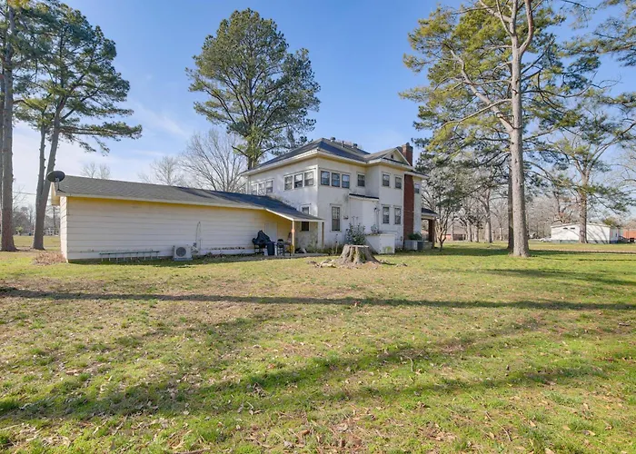 Expansive Wheatley Home ~ 65 Mi To Memphis!