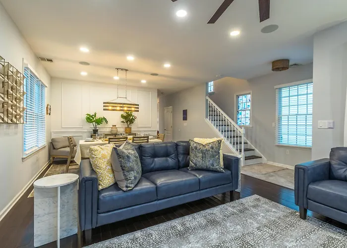 Luxury Beachside Vacation Getaway - Oceanview, Movie Theatre, Mini Golf