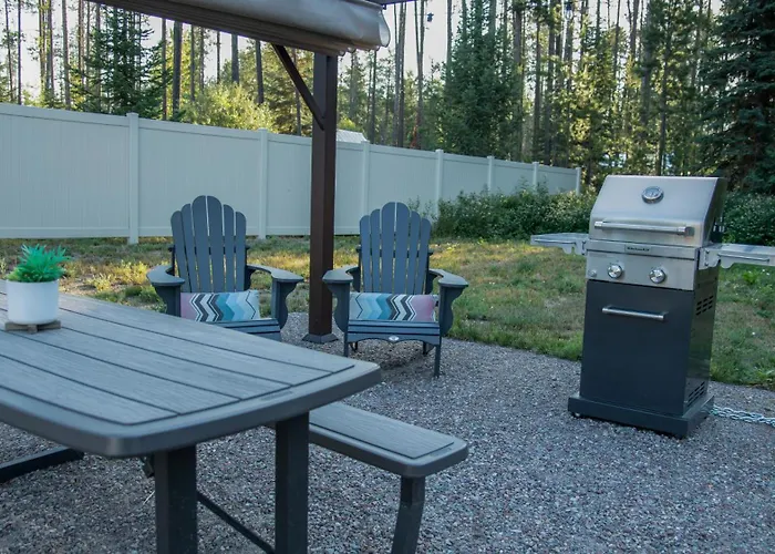 Private Home Near Glacier Park, Columbia Falls, & Whitefish - Pet Friendly!
