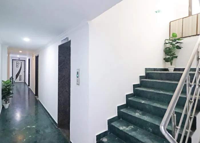 Hotel Ecg Grand Inn Near Igi Airport