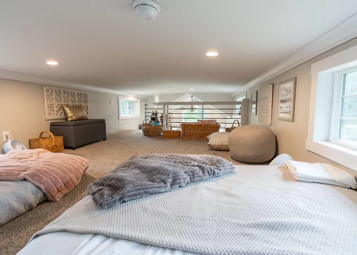 Pets Welcome Tiny House + Guadalupe River Access