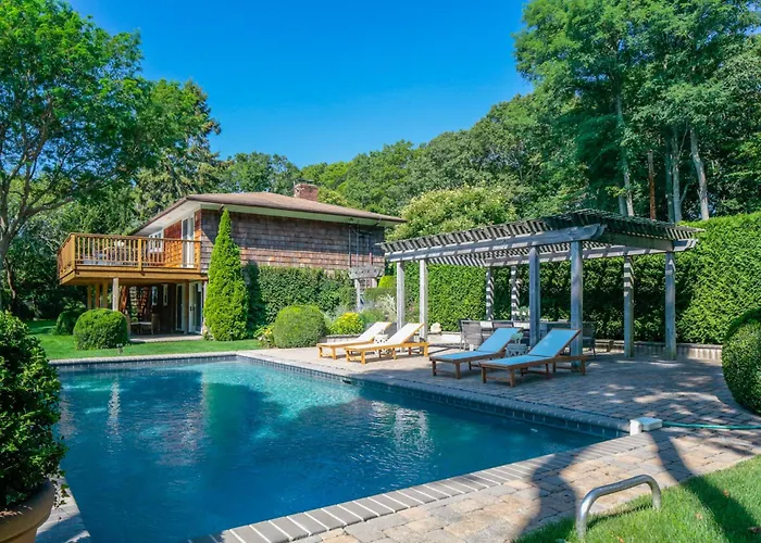 4 Bed 2 Bath - Salt Water Pool Close & Beaches