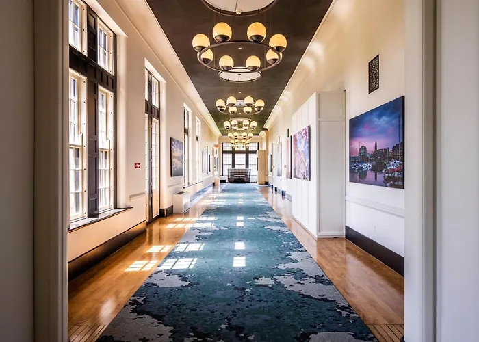 The Richardson Hotel
