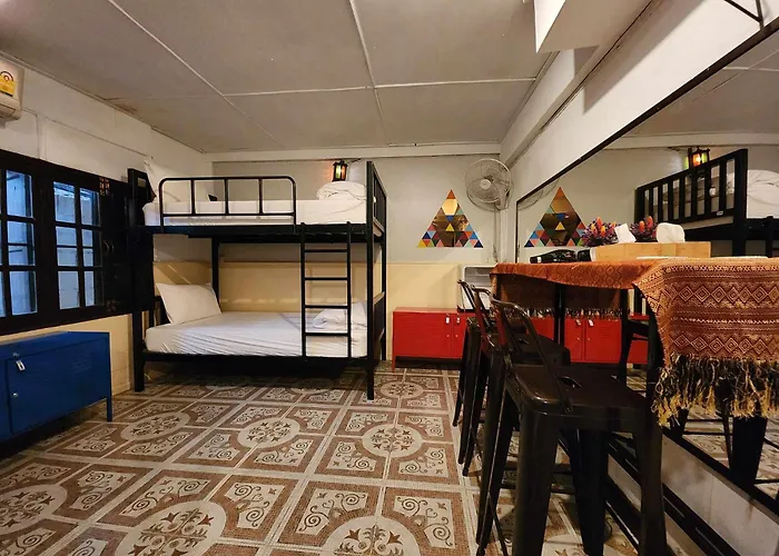 Hotel Club One Seven Gaymen Chiang Mai