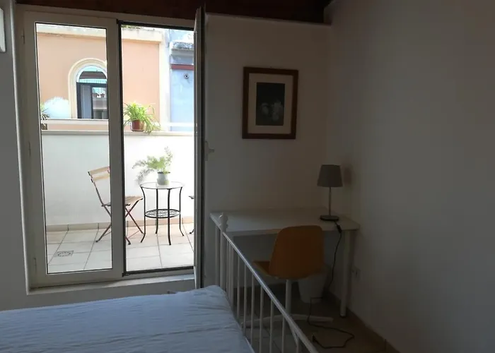 Benedetto Cairoli Guest House Bari