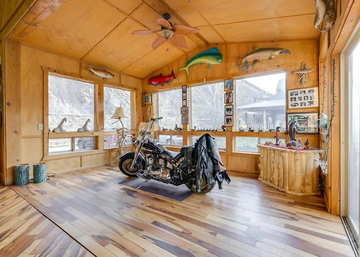 Salmon Vacation Rental W/ On-Site River Access!