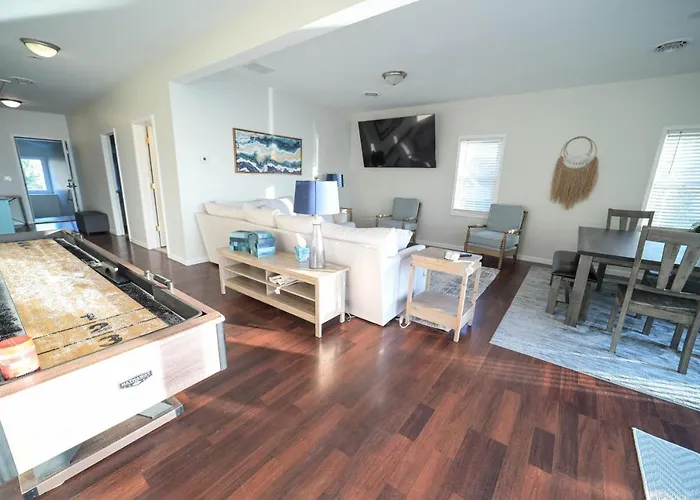 " The Penthouse" Historic Oneida Lakefront Condo 5