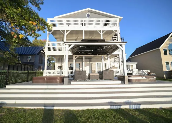 Historic Oneida Lakefront 2Br 1Ba Condo 4