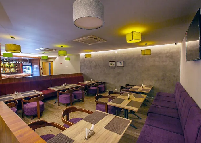 Raj Riveria Hotel