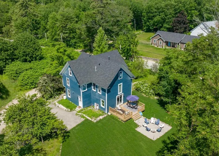 The Blueberry House - Spacious, Family & Pet-Friendly Retreat Near Sebago Lake
