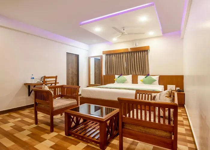 Treebo Elite Plaza, 700 Mtrs From Madikeri Fort