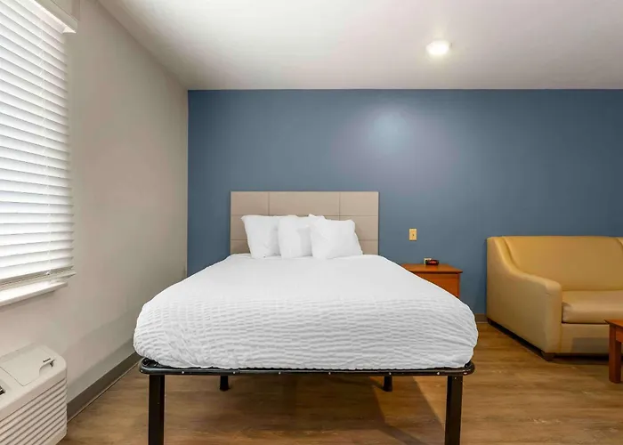 Woodspring Suites Fayetteville I-49