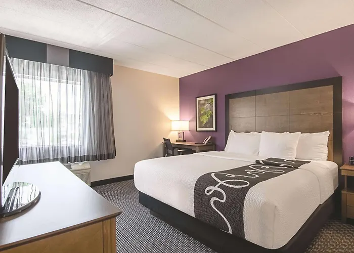La Quinta Inn & Suites By Wyndham Portland Dt Maine Med
