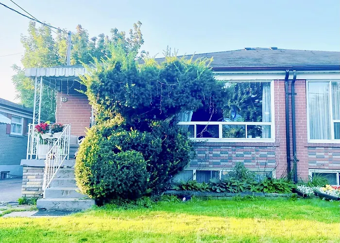 Toronto Bed & Breakfast - Free Parking