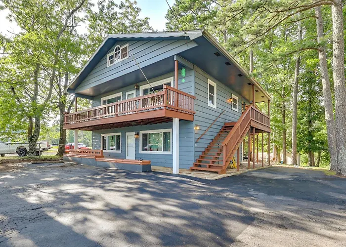 4 Mi To Dtwn! Ozarks Hideaway W/ Furnished Deck