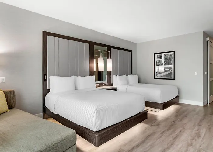 Cambria Hotel Austin Uptown Near The Domain