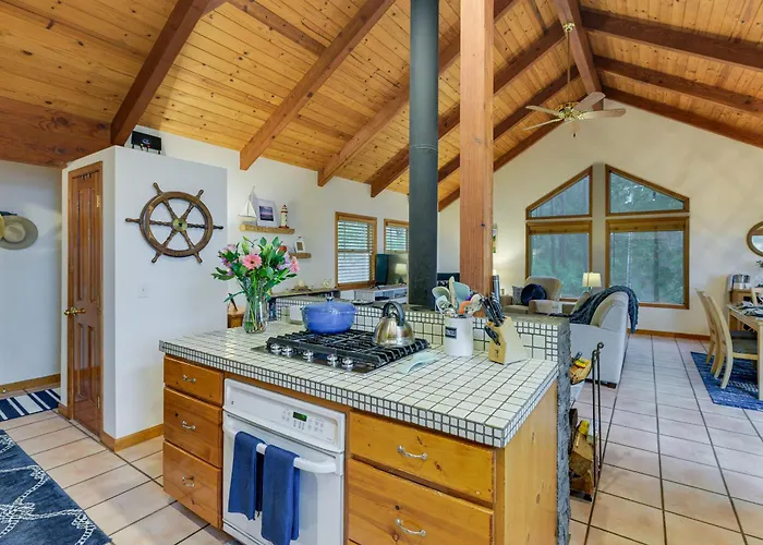 Ocean & Redwoods Views! Coastal Norcal Sanctuary