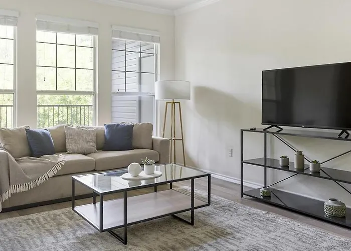 Landing Modern Apartment With Amazing Amenities