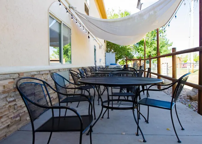 First Choice Inn At The Swell