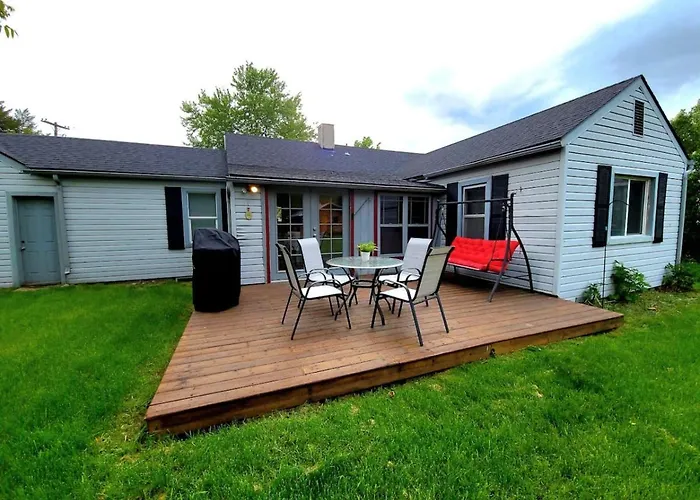 4Th Ave Hideaway - Cozy Home With Spacious Yard