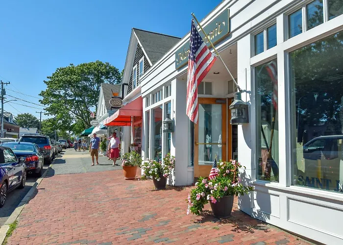 Walk To Downtown Chatham Steps To Beach
