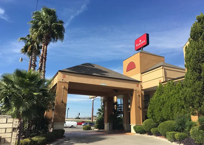 Ramada By Wyndham San Antonio Near Seaworld - Lackland Afb