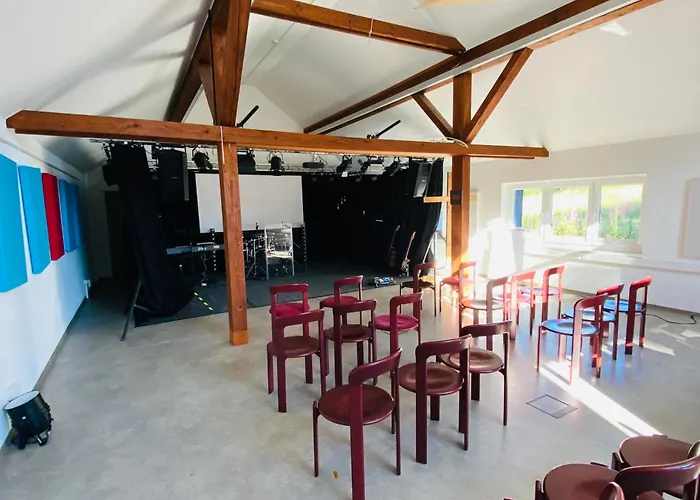 Haus Rosenbaum Am Rennsteig Gruppenhaus - Pension - Ferienhaus Bis 50 Personen