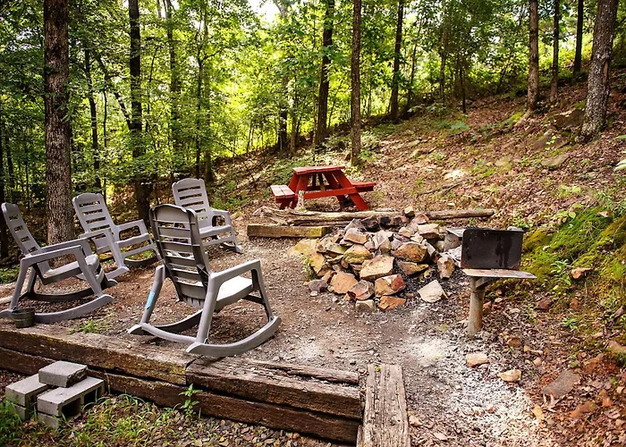 The Americana - Parker Creek Bend Cabins