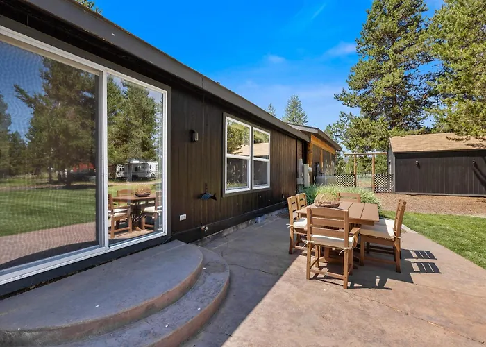 Black Moose - Pet Friendly - Trailer Parking - Wood Stove - Single Level