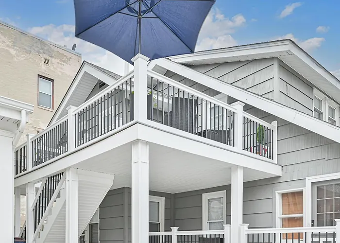 Special Beach Cottage With Deck
