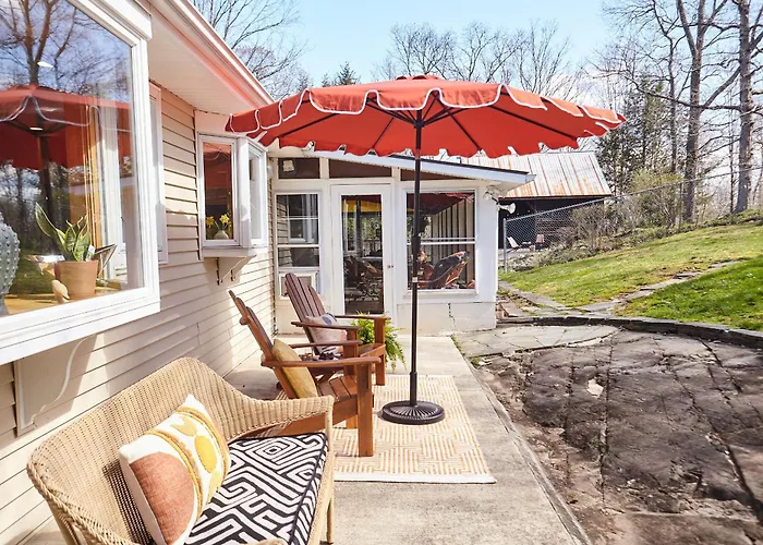 Catskills Retro Retreat- Upstate Home W Hot Tub