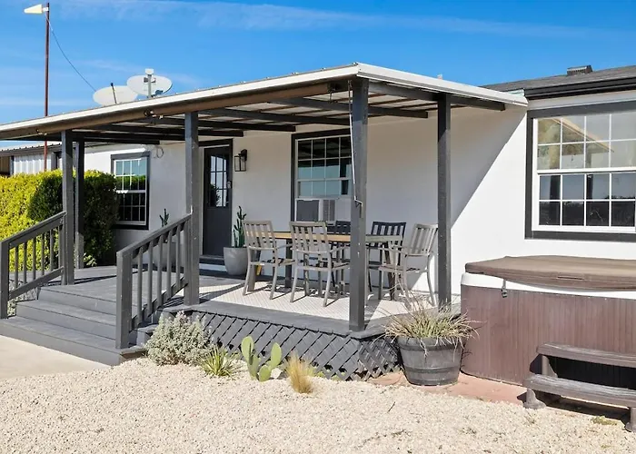 10 Bedroom - Pool - Hot Tub - Pickleball - Firepit