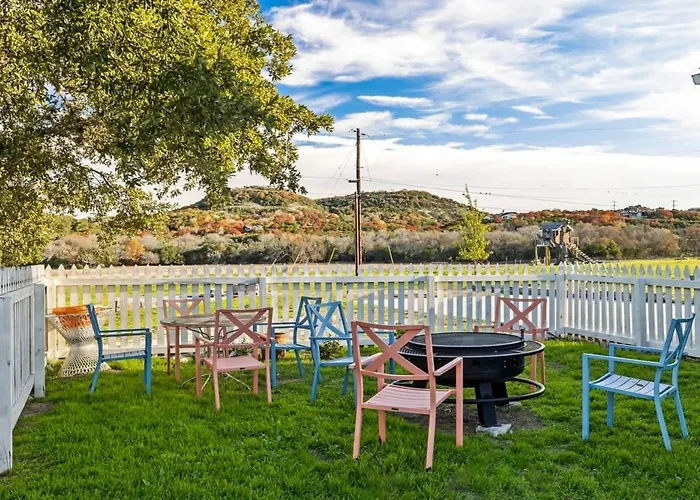 Historic 1 Bedroom Cottage - Mountain Views - Firepit