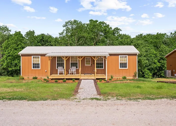 Block Of 7 Lodges At Eden Reserve - For Groups
