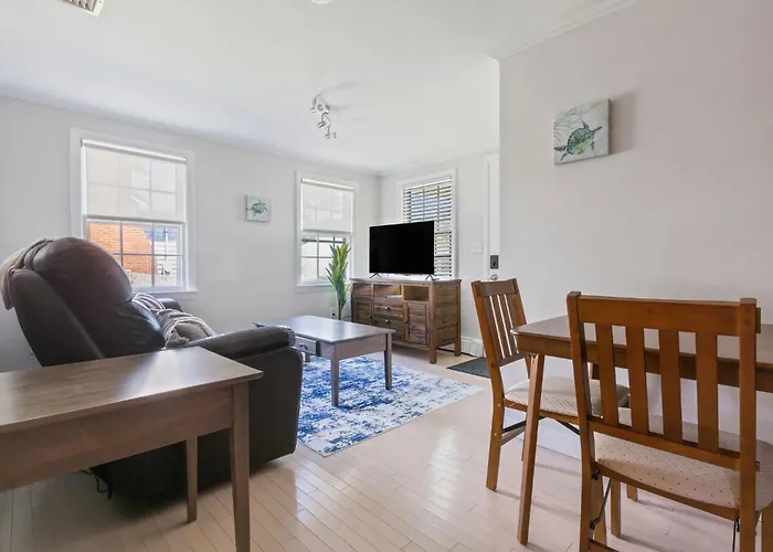 Beachside Retreat! Cozy 1-Bedroom W Private Yard