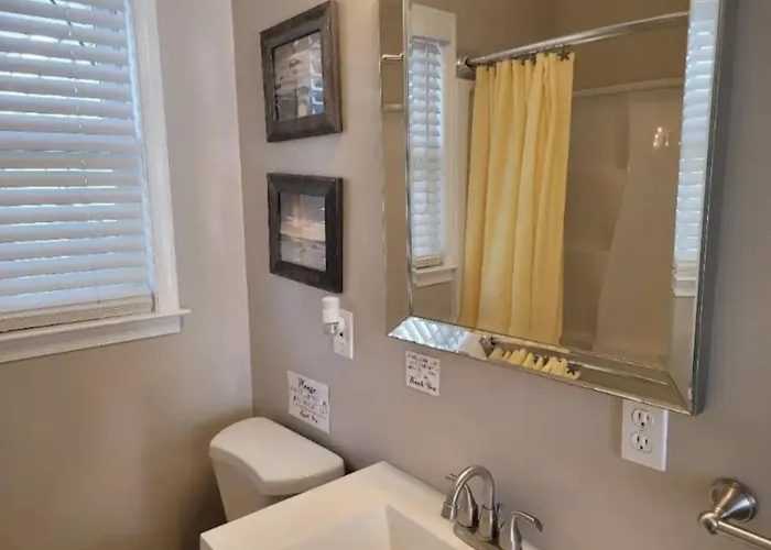 33Rd St Unit A 2Br Beach Home Hideaway Parking