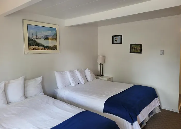 Pines Motel Sicamous