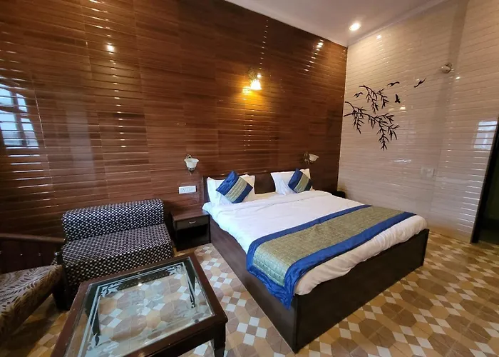 Hotel Holy City