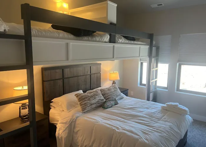 4 Bd Ski Villa With Hot Tub And Bunk Room By Lake!