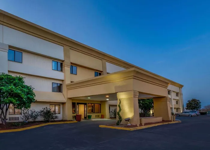 Baymont By Wyndham Meridian
