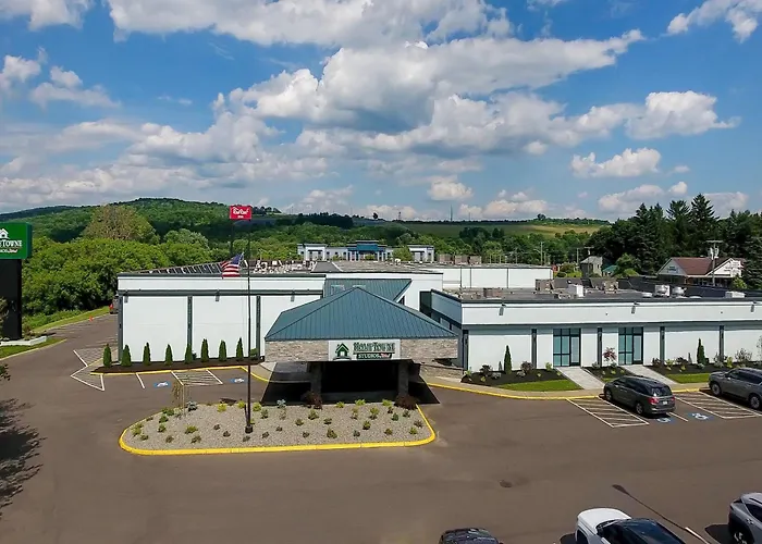 Hometowne Studios By Red Roof & Conference Center Cortland