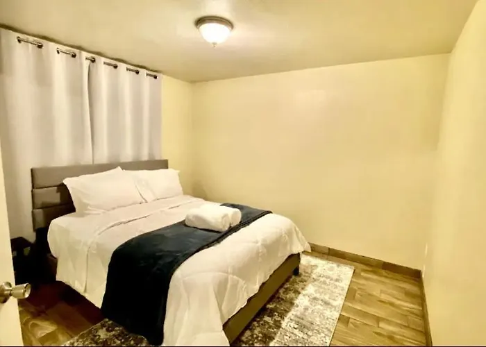 Movie Theater Near Slopes, Shops & Trax - 2Br Bsmt