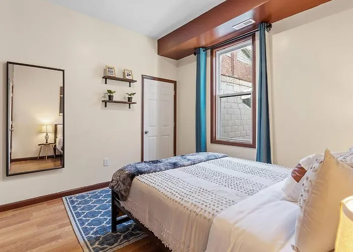 Renovated Ranch Style 6Br 4Ba Duplex Beach House