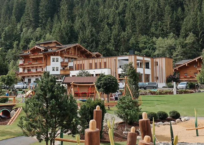 Habachklause Baby- und Kinderhotel | Bauernhof Resort Bramberg am Wildkogel