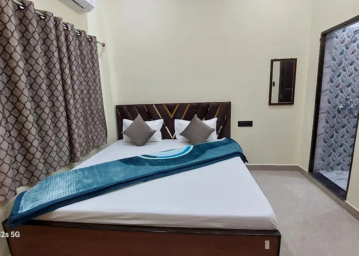 Narayani Paying Guest House