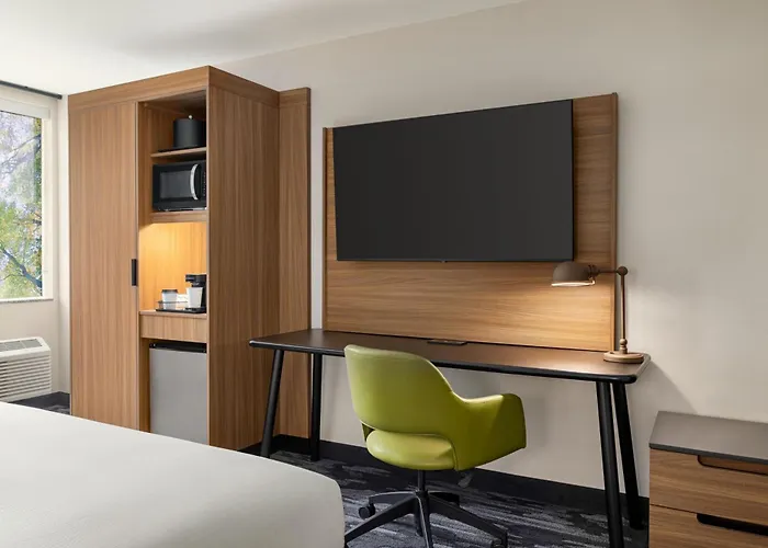 Fairfield By Marriott Inn & Suites Madison South
