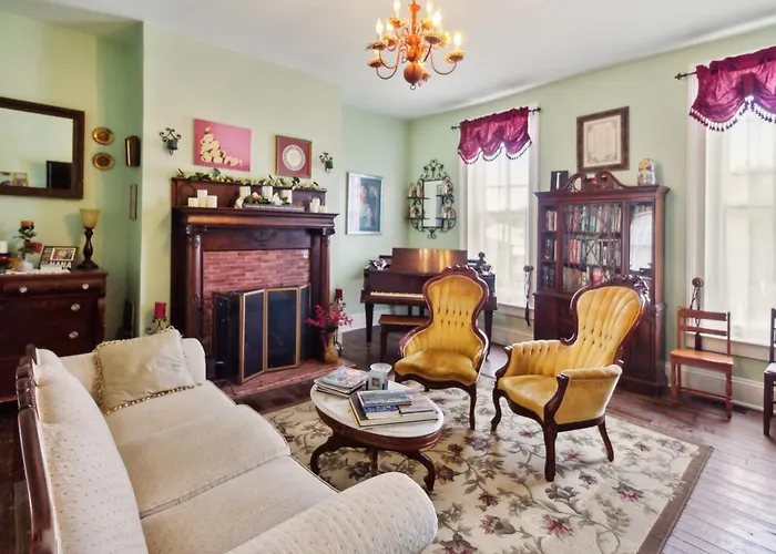 Greer Room At Main Street Bed & Breakfast