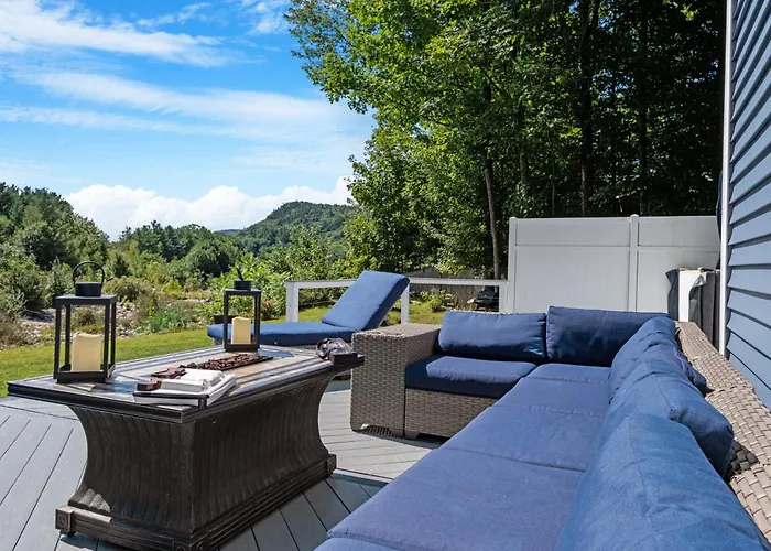 Riverfront Retreat W Hot Tub & Gym