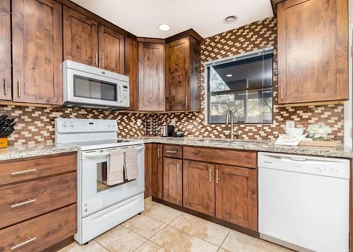 Cozy-3Br-Getaway-Pets Allowed-Nea