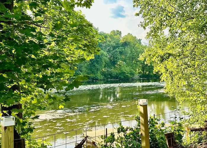 Family Lake House Waterfront